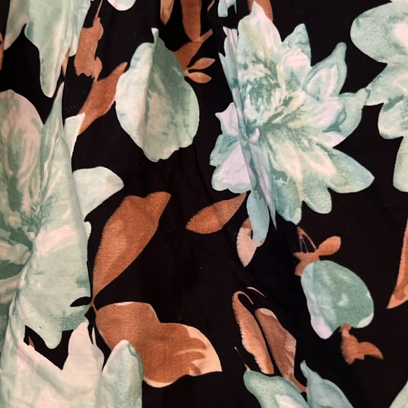 Speechless skirt for juniors with a zipper on the back. Size 5 - Picture 2 of 6